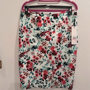 BRAND NEW: Calvin Klein Floral Skirt